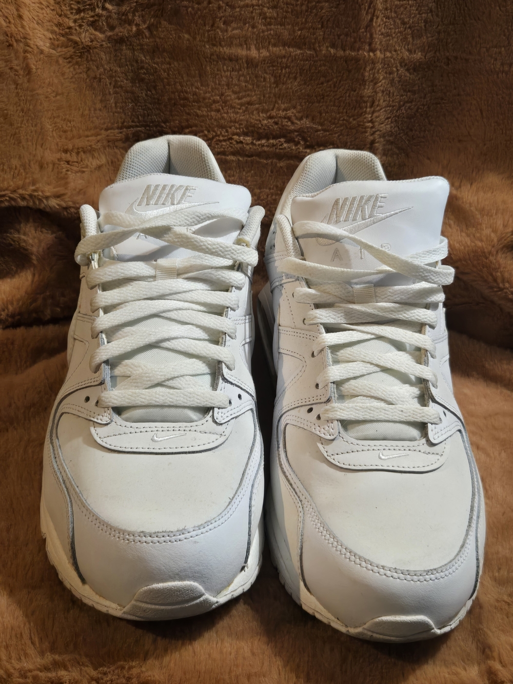 Nike White Men’s Classic Low-Top Sneakers